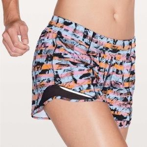 LuLu Lemon Hotty Hot LR 4” Size 6